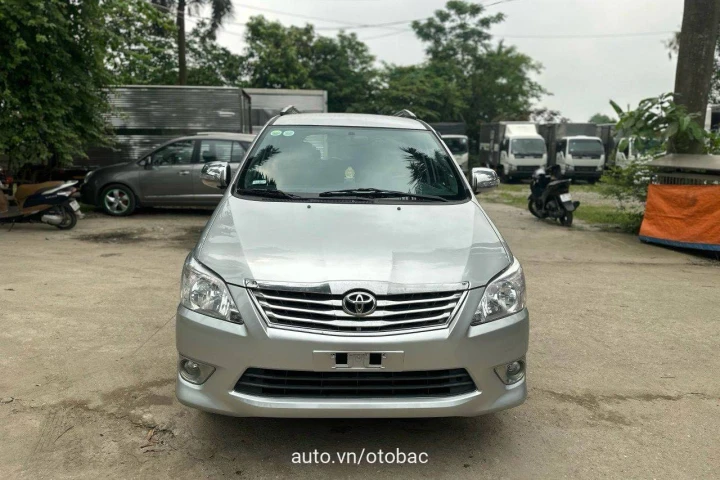 Toyota Innova 2013