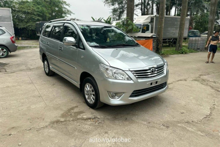 Toyota Innova 2013