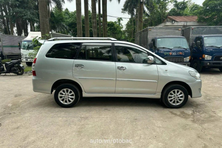 Toyota Innova 2013