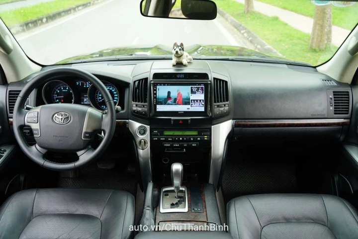 Toyota Land Cruiser 2011